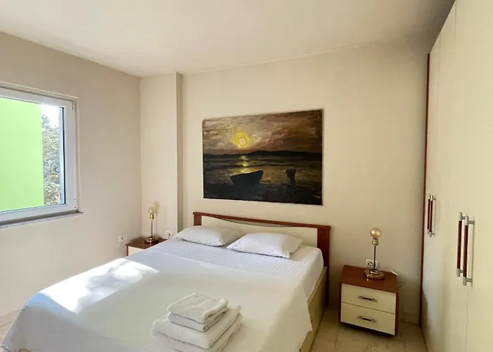 Chic Retreat - Stylish In Bllok, טיראנה