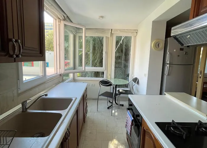 Chic Retreat - Stylish In Bllok, דירה