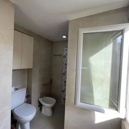 Chic Retreat - Stylish In Bllok, Tirana