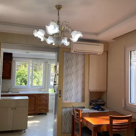 Chic Retreat - Stylish In Bllok, Appartement Tirana