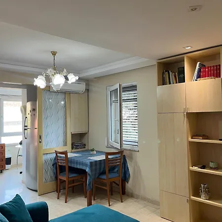 Apartment Chic Retreat - Stylish In Bllok,