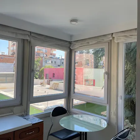 Apartment Chic Retreat - Stylish In Bllok, *