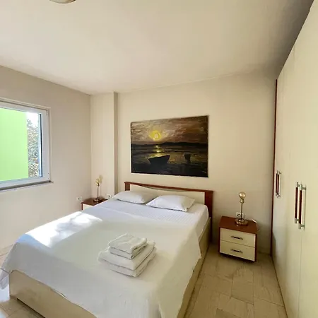 Chic Retreat - Stylish In Bllok, Τίρανα